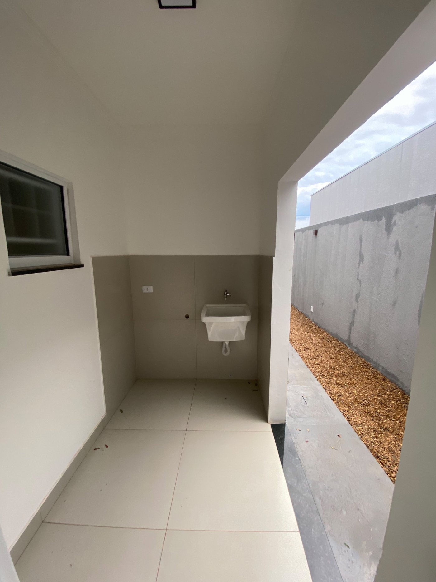 Casa à venda com 2 quartos, sendo 1 suíte, em Santa Helena, Três Lagoas, MS