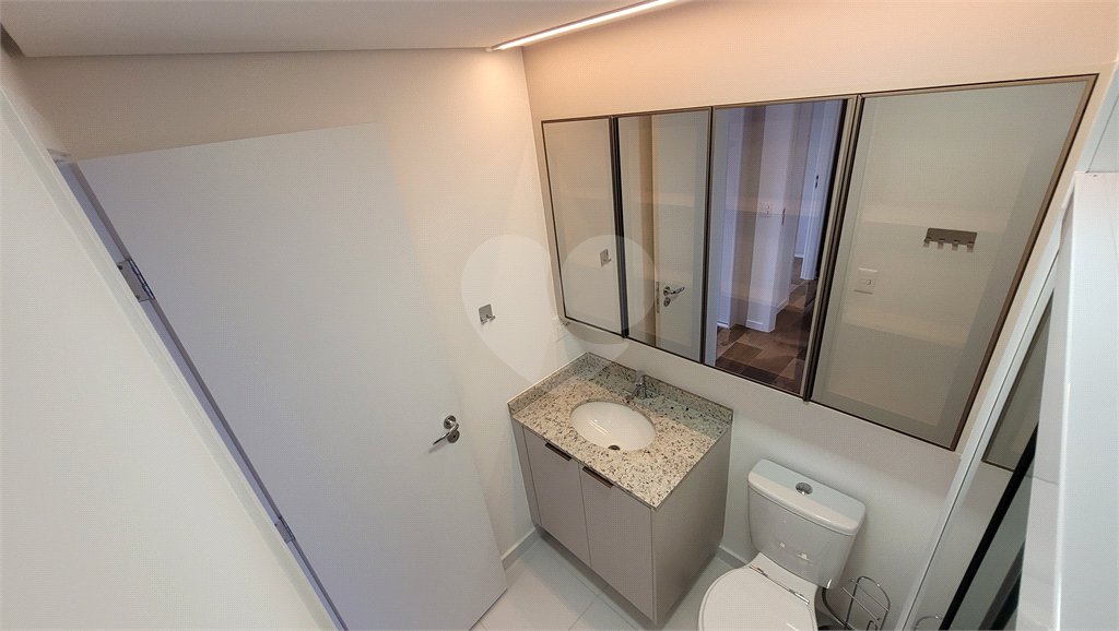Apartamento de 2 quartos mobiliado à venda no Paraíso