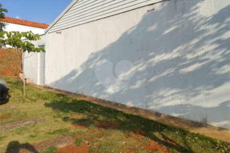 Linda casa no Condomínio Moradas 3