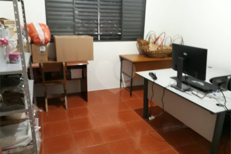 Sobrado à venda com 3 quartos em Jardim Bicão, São Carlos, SP