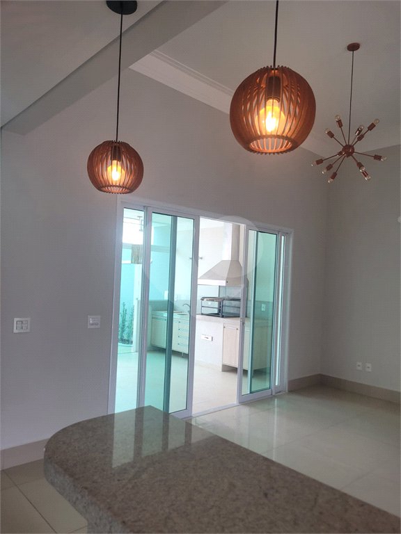 Indaiatuba- Condominio Maria Dulce-Venda e Locação - Terreno 300,00 ms - construido - 180,00 ms - Casa Terrea - 3 suites - escritório com ventilador, lavabo - cozinha com armários,forno, coifa e cooktop , ventilador - despensa - lavanderia com armarios- varanda gourmet com churrasqueira, quintal c