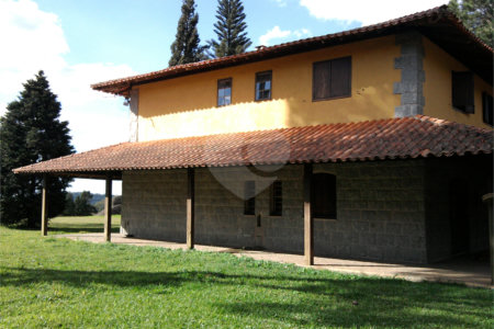 Casa à venda no Pico do Olho D'água em Mairiporã