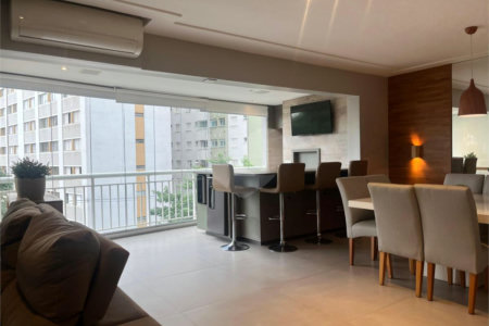 Vista definitiva para o verde, varanda gourmet integrada e um dos apartamentos mais exclusivos da Vila Mariana