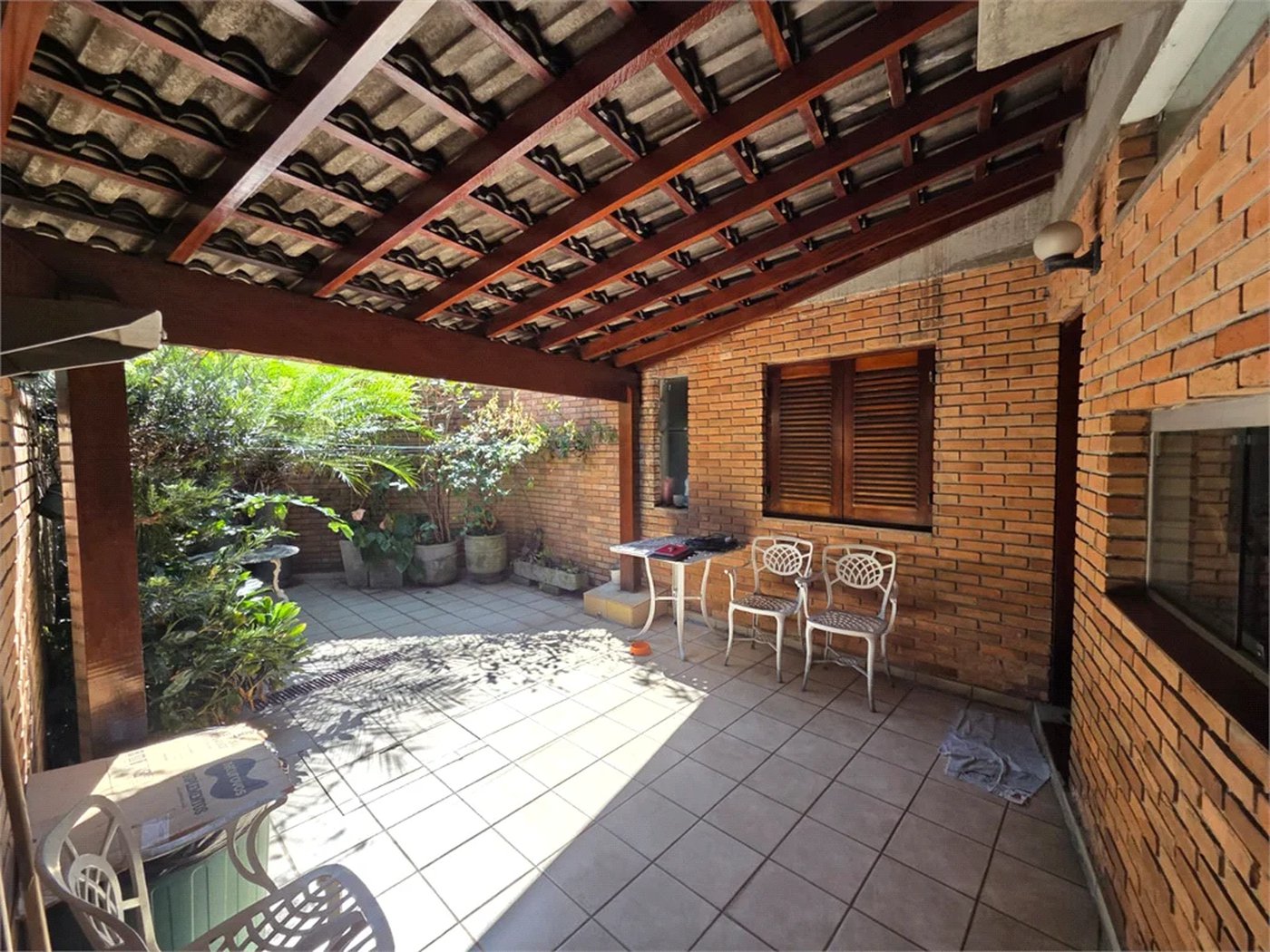 Casa à venda com 4 quartos, sendo 2 suítes,  em Cidade São Francisco, São Paulo, SP