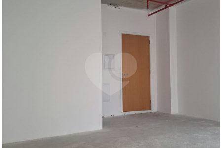 Sala comercial, nova, para venda ou locação, junto à Estação Vergueiro do Metrô