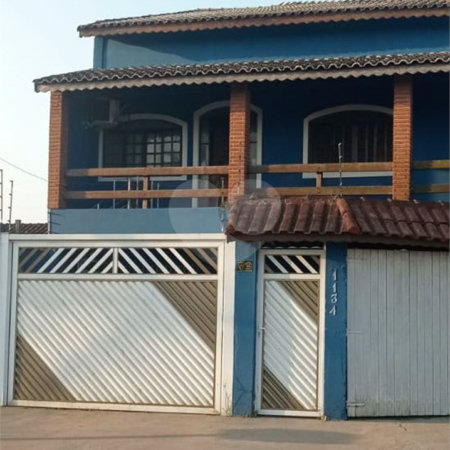 Sobrado para venda em Peruíbe.