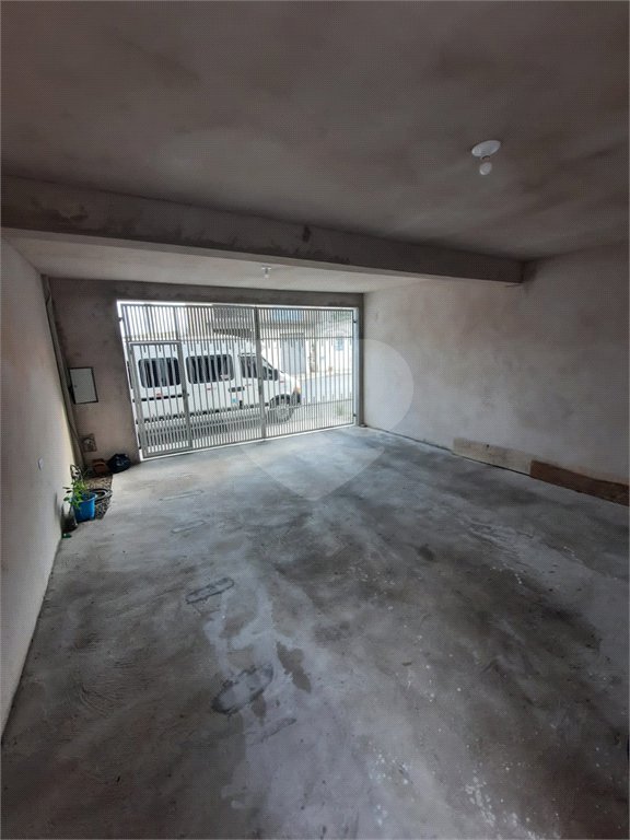 Casa Térrea com 2 dormitórios.