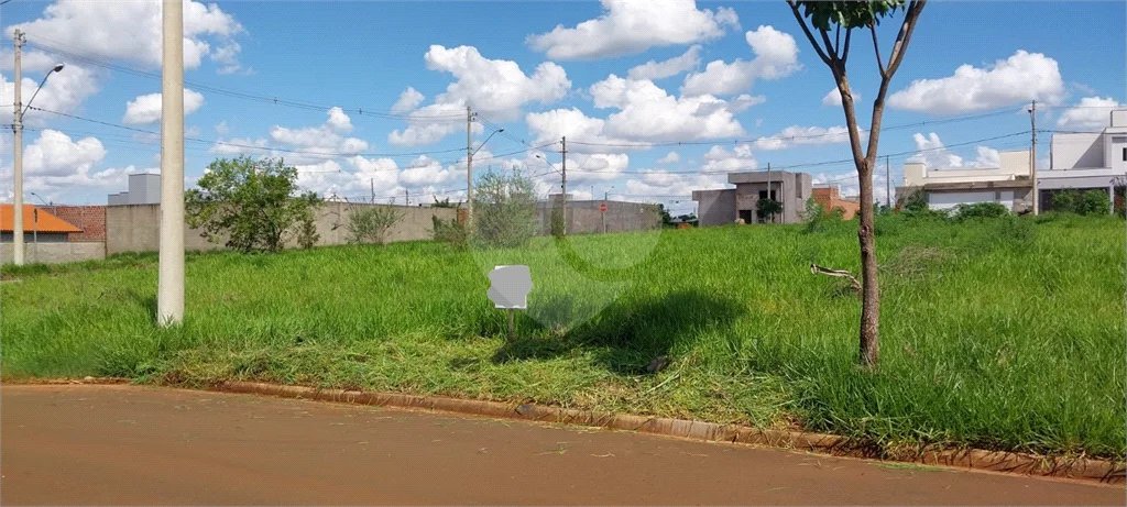 Excelente oportunidade no loteamento Terra Di Treviso! Terreno pronto para construir, com ótima topo