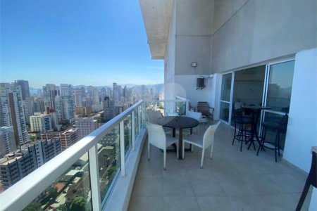 Cobertura no Edifício Emirado.