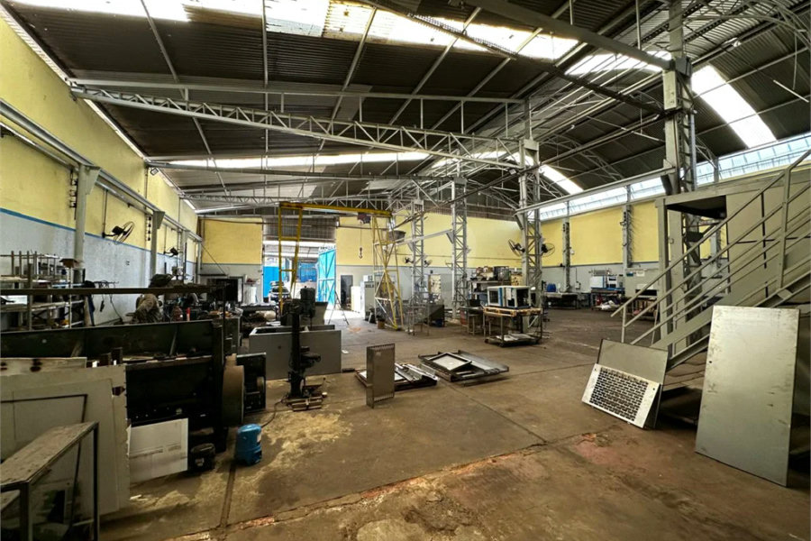 Barracão Comercial à Venda em Piracicaba/SP.
