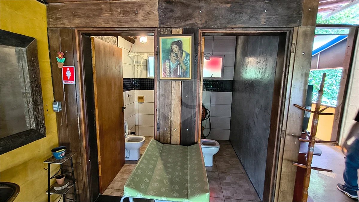 Locação de barracões para Armazenamento" área total de 6000mts - Bairro Abadia - Louveira SP