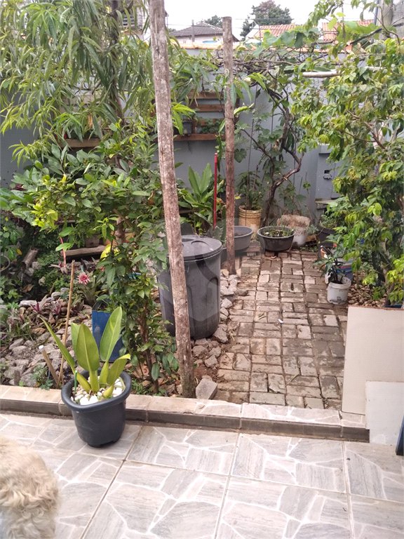Sobrado para venda.