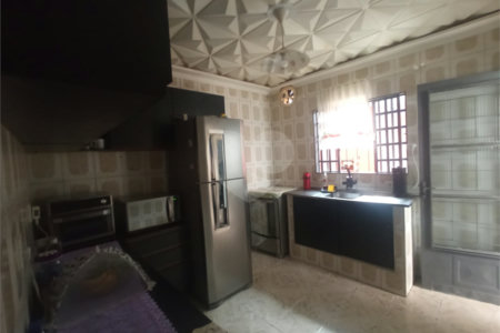 Casa com 60m², 2 dormitórios, 2 vagas, à venda na Vila Fachini