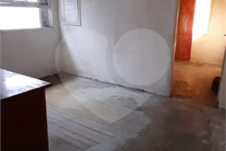 Sobrado á Venda no Ipiranga, 3 dormitórios, 2 vagas na garagem, reformado