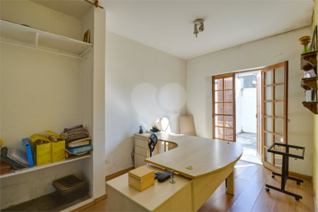 Casa à venda com 5 quartos, sendo 3 suítes, no condomínio Triplex, São Paulo - SP