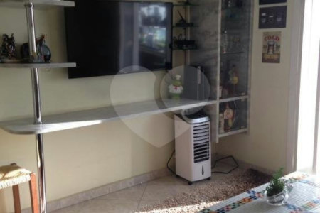 Apartamento à venda na Santa Cecília.