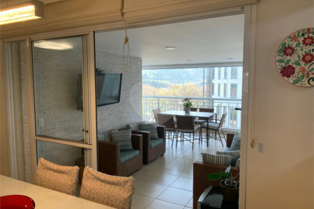 Apartamento à venda na Chácara Santo Antônio, 4 quartos