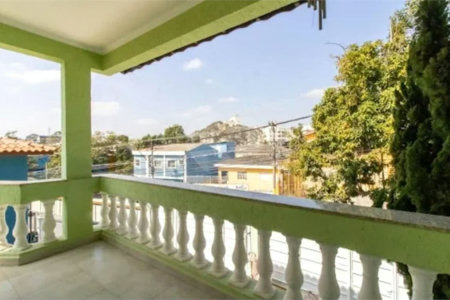 Sobrado à venda no Jardim Bom Clima, com 300 m² com 3 dormitórios piscina e churrasqueira