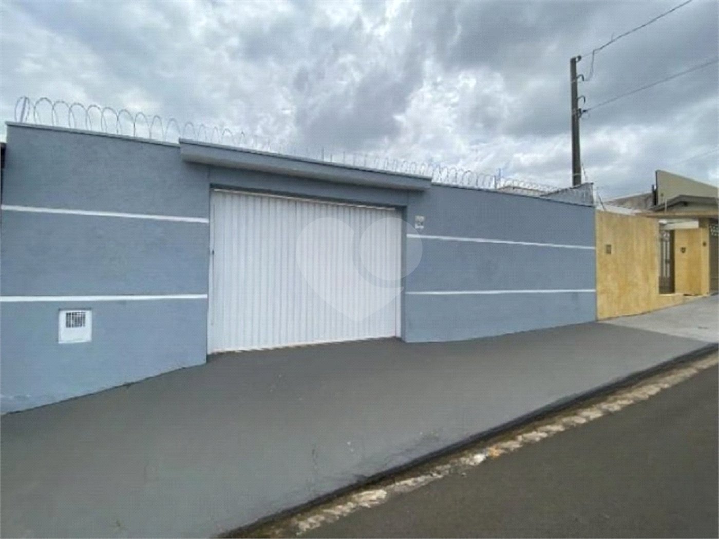 Casa à venda com 3 dormitórios, sendo 1 suite e ampla área de lazer no Jardim Brasil