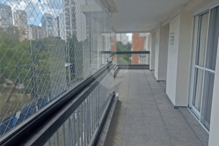 Apartamento a venda com 252 m² no Campo belo.