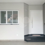 Sobrado novo com 3 suítes, 4 vagas, espaço gourmet com churrasqueira, jardim de inverno e acabamento premium. Conforto, modernidade e sofisticação.