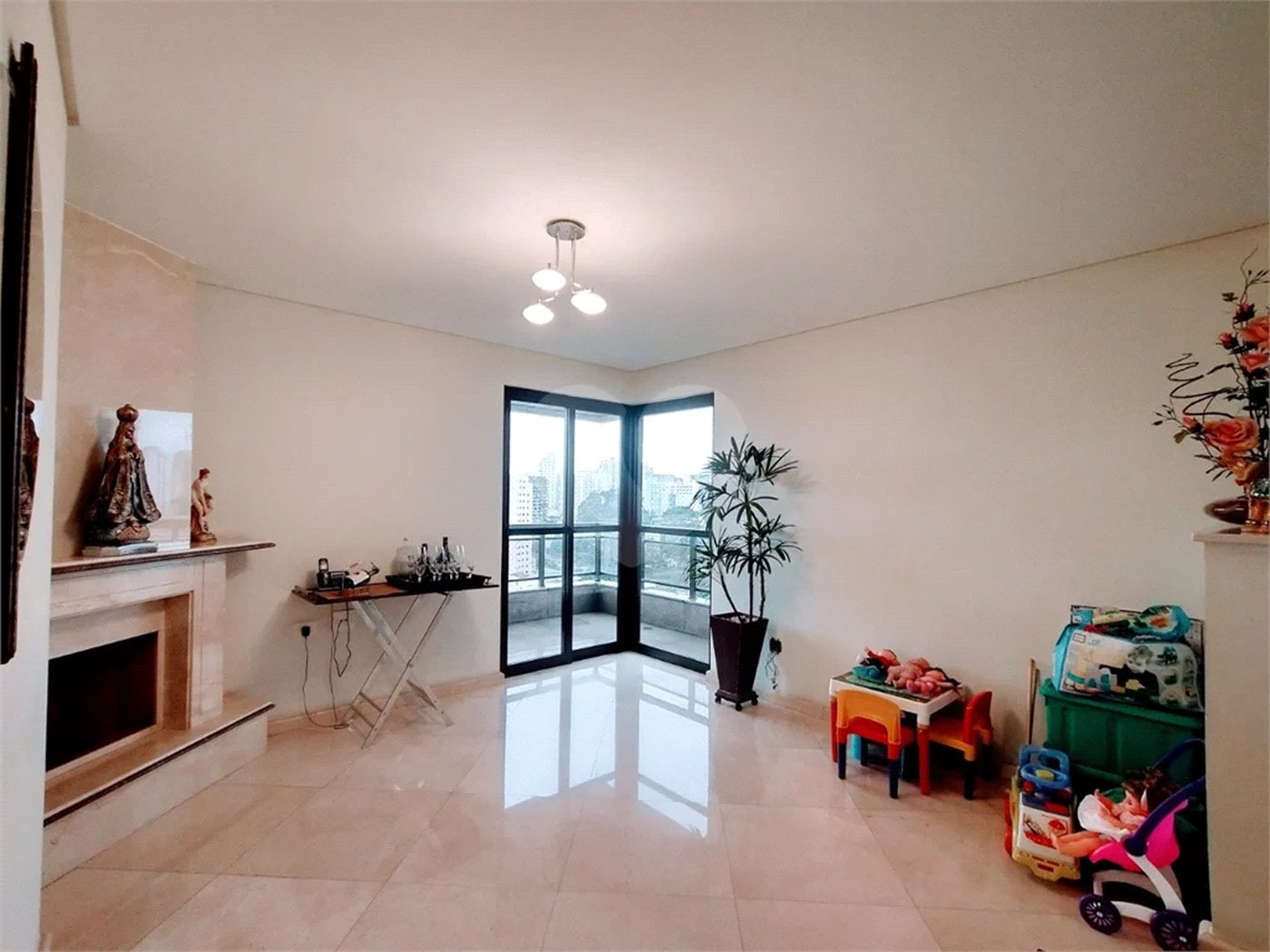 Apartamento para venda na Mooca com 4 suítes, 5 vagas. Condomínio Europa Cicero.