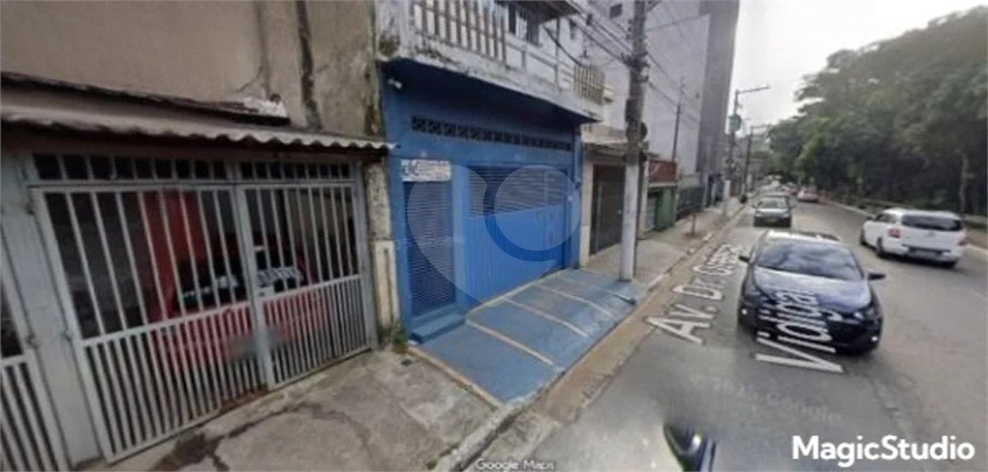 Casa com 150m² , 1 dormitório , 1 vaga de garagem , precisando de reforma , `venda na Penha.