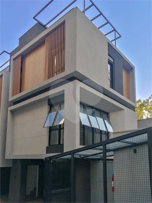 CASA DE CONDOMINIO CUBE TUTOIA/196m2/3Q/1SUITE + ROOFTOP