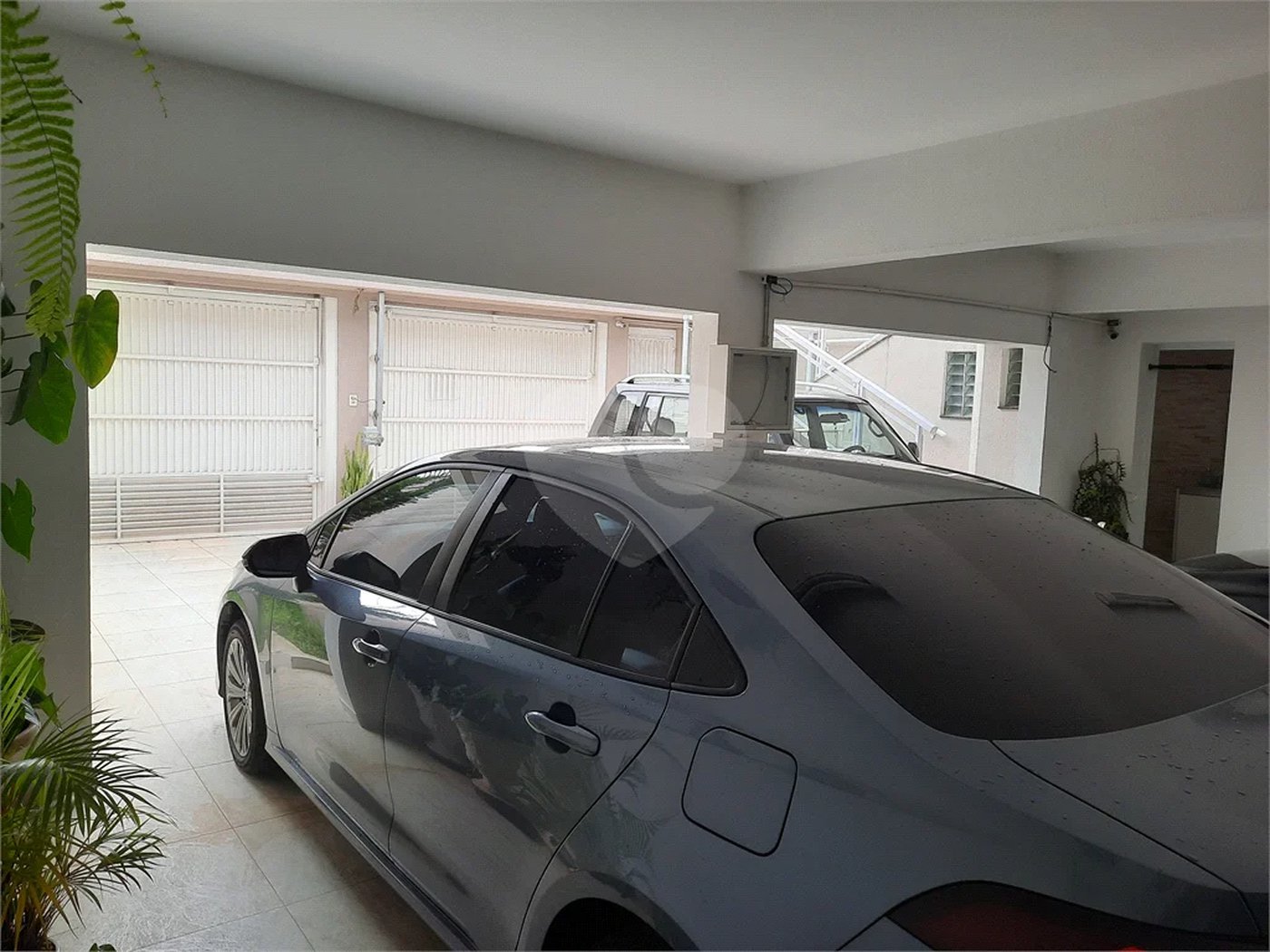 casa térrea na Vila Romana, 07 vagas de garagem, 4 quartos,, sendo 1 suíte amplo quintal.