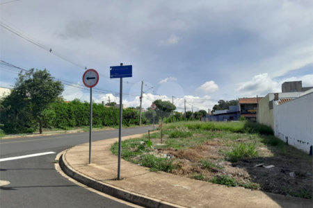 Terreno para venda no Parque dos Flamboyant em São Carlos.