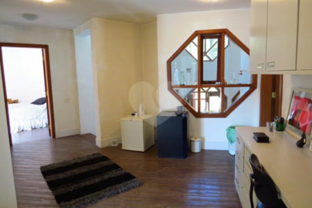 Casa de Vila à venda com 5 quartos, sendo 3 suítes, em Morumbi, São Paulo, SP