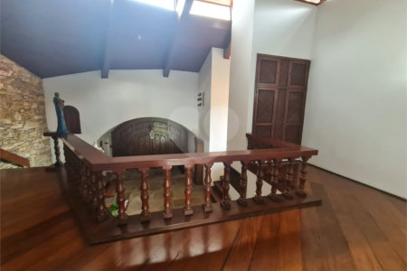 Casa à venda com 3 quartos, sendo 1 suíte, em Interlagos, São Paulo, SP