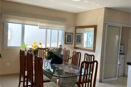 Linda casa Condomínio Santa Isabel I