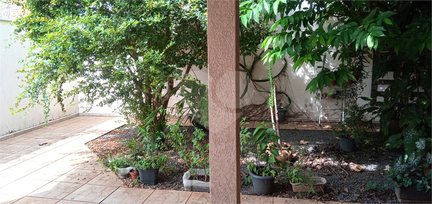 Casa a venda no Parque Fehr.