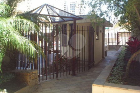 Apartamento á venda na Vila Olímpia de 156m² com 3 dormitórios, 1 suíte e 2 vagas.