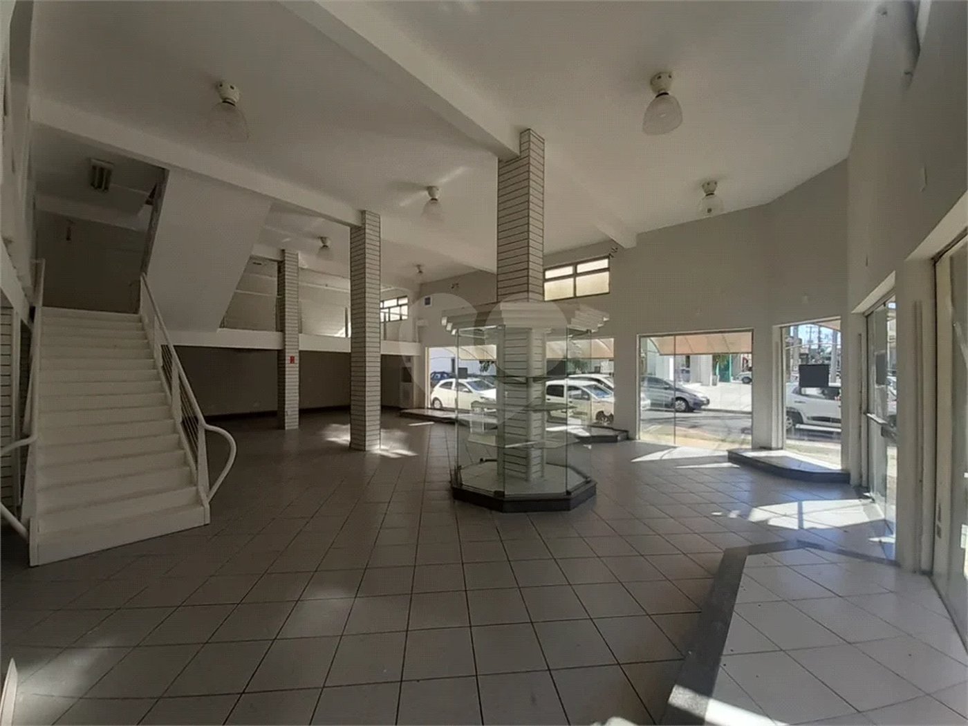 Salão Comercial de Esquina para Locação – Centro de Indaiatuba/SP