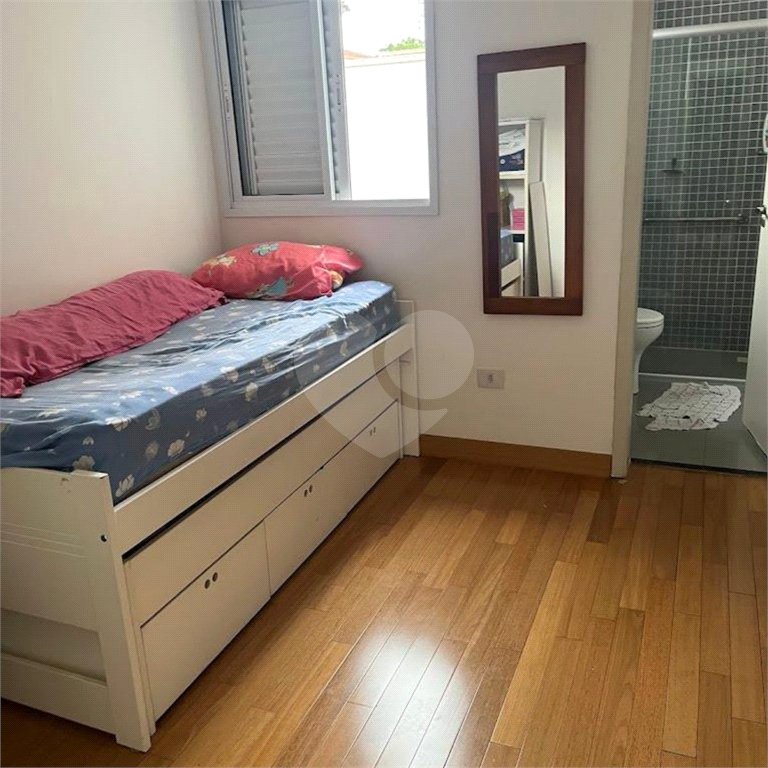 Apto a venda de 230m² no Cambuci com 3 dorms, 5 vagas, 3 suítes. Estuda permuta.
