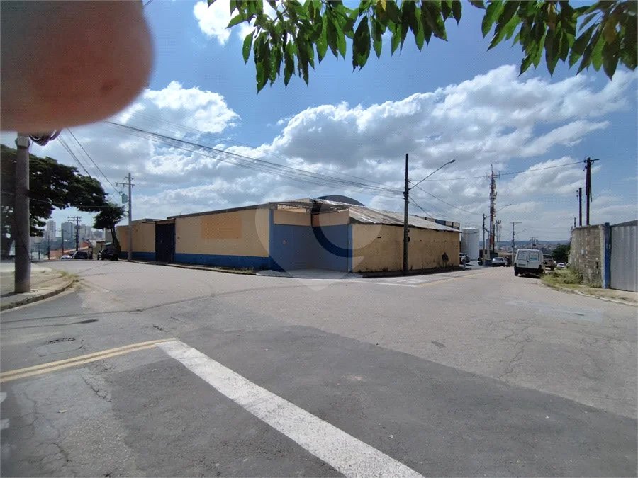 Excelente Galpão Industrial e Comercial em Jundiaí com AVCB e Zoneamento ZR3