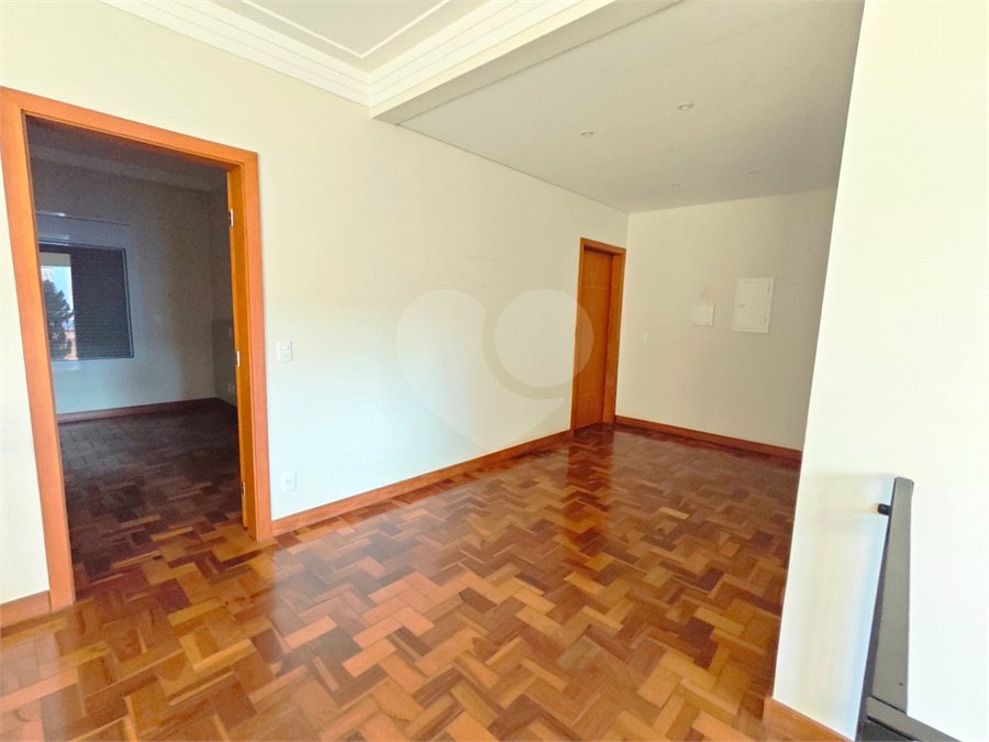 Exclusividade e Sofisticação no Swiss Park: O Sobrado Perfeito em São Carlos, com, 3 suites,2 salas, área Gourmet, persianas blackout automatizadas.