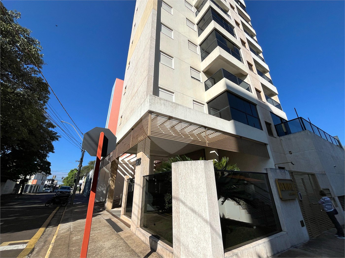 Apartamento mobiliado com 2 dormitórios sendo 1 suíte
