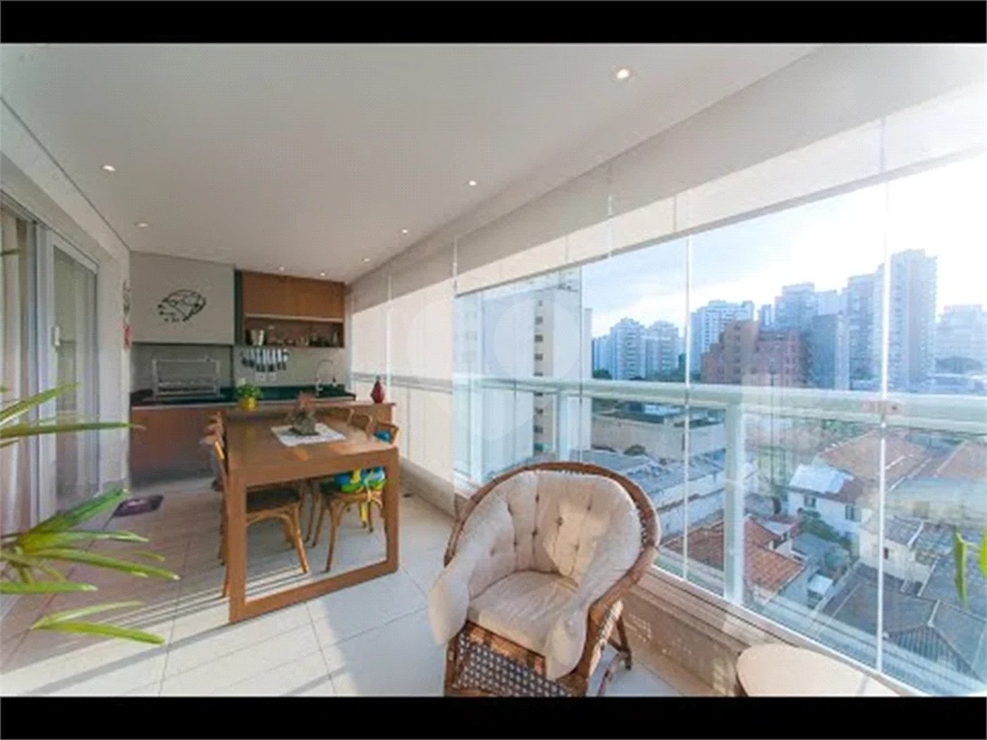 Apartamento à venda com 3 suítes em Vila Pompéia, São Paulo, SP