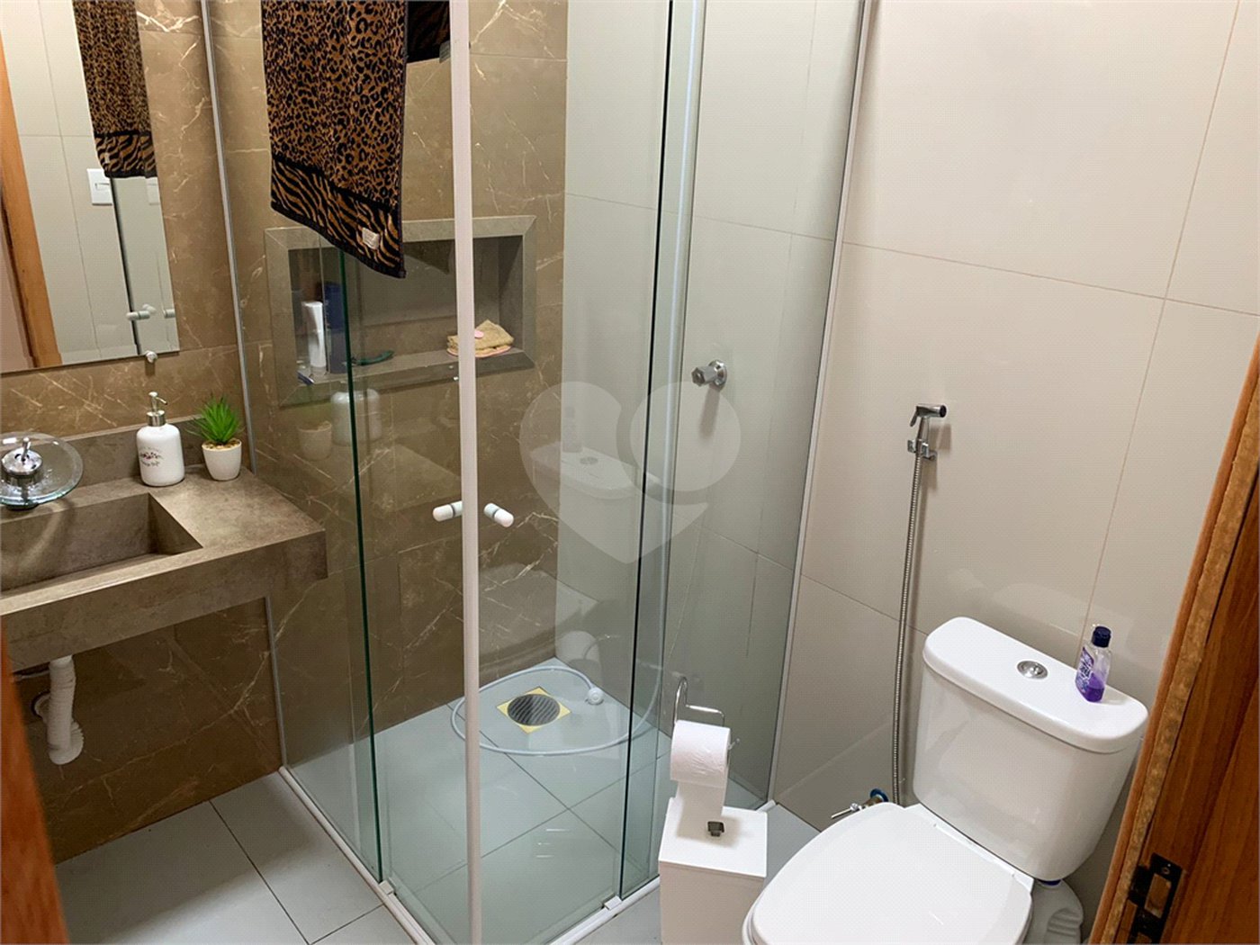 Casa térrea com piscina para venda no Residencial Arcoville