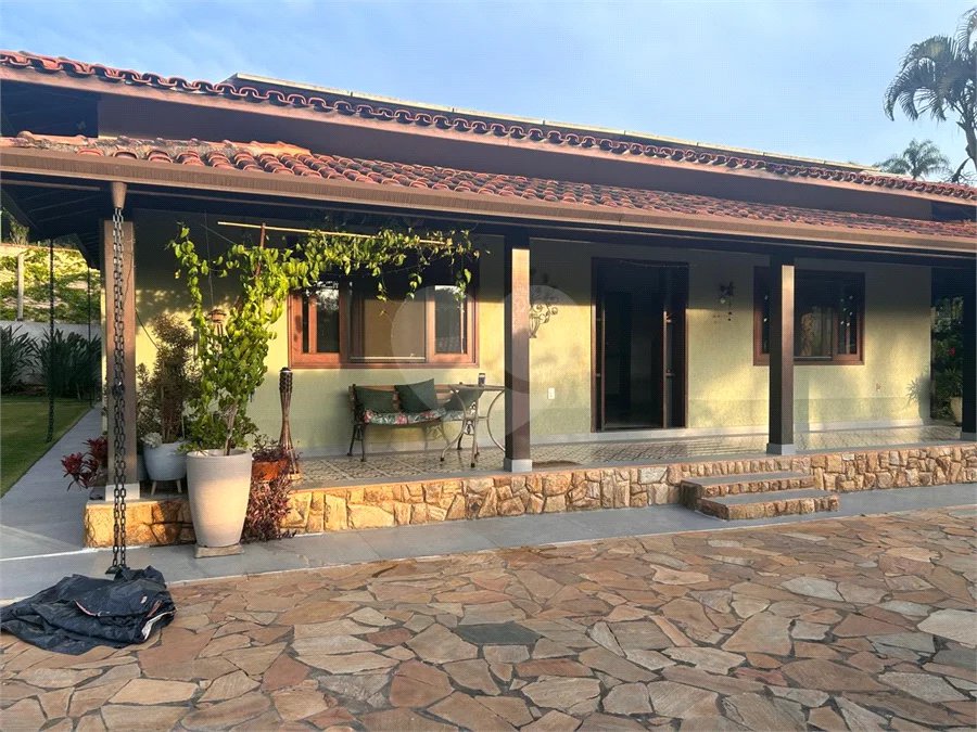 Casa à venda ou para alugar com 3 quartos, sendo 1 suíte, no condomínio Recanto Florido, Vinhedo - SP