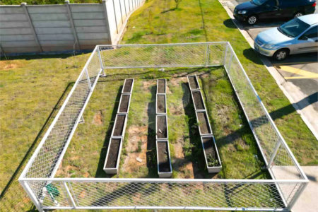 Indaiatuba - Sp - Vila Vic Florença - R$ 290.000,00 - Apartamento de 48m²,, no andar de cima, dois quartos, um banheiro, cozinha e sala, uma vaga de garagem. Condomínio fechado. Apartamento está do jeito que foi entregue . Area de lazer no condominio - Área do condomínio: Churrasqueira