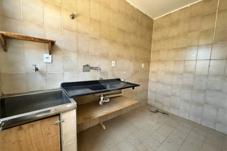 Imóvel Comercial para Venda e Locação no bairro Alto.