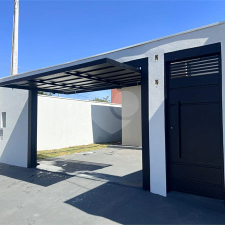 Casa à Venda no bairro Parque dos Flamboyants em São Carlos/SP