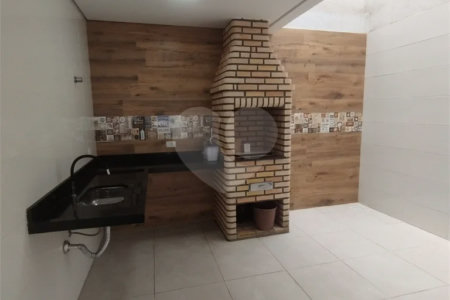 Sobrado à venda, 3 suítes, garagem, a 300 m do metrô Vila Matilde