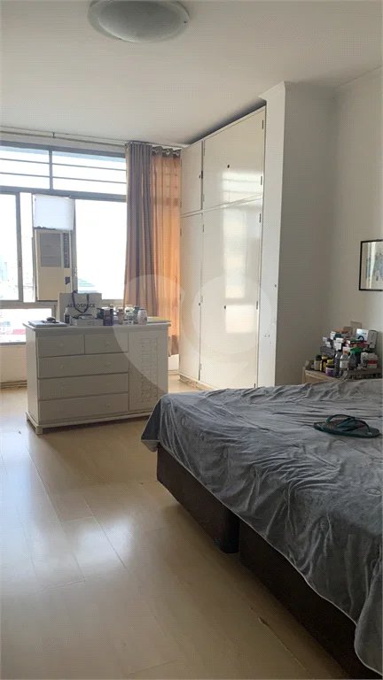 Edifício Louvre | Apartamento Neoclássico de 425m² à Venda na Praça da República — Centro de São Paulo