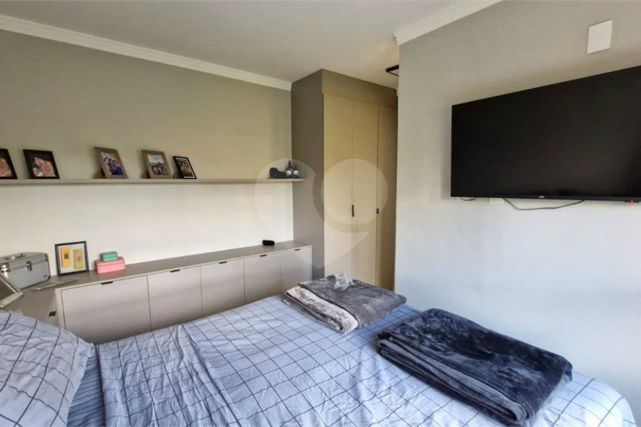Apartamento todo reformado com 2 quartos e sacada no Jardim São Paulo