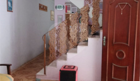 Sobrado à venda com 4 quartos, sendo 1 suíte,  em Jardim Marisa, São Paulo, SP